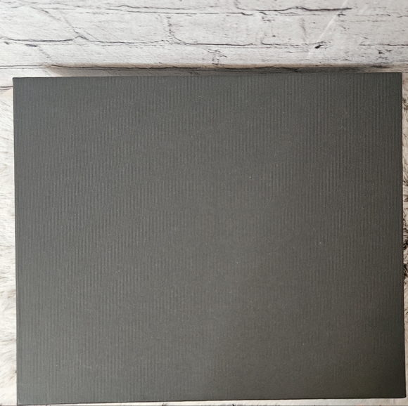 Plaza de Toro Cristian Lacroix empty scarf box with picture inside - Picture 2 of 6